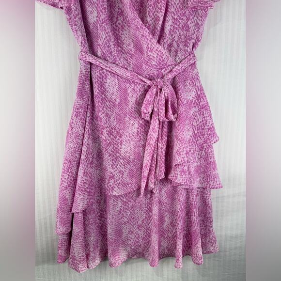 Tahari Arthur Levine Pink Snakeskin Print Ruffle Wrap V-Neck Mini Dress Size 10 - Picture 5 of 7